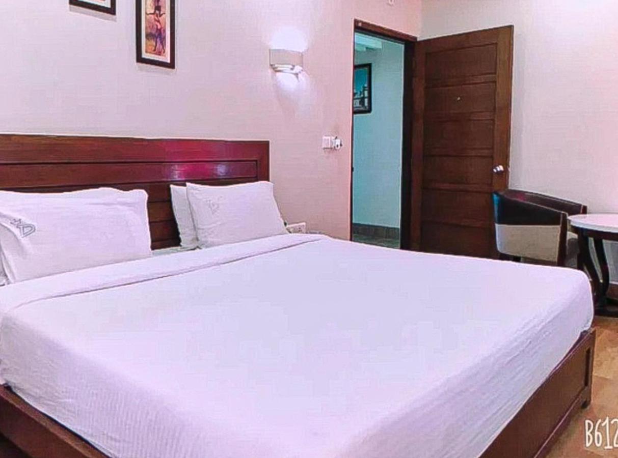 Delux Plaza By Wb Inn Agra  Exterior photo
