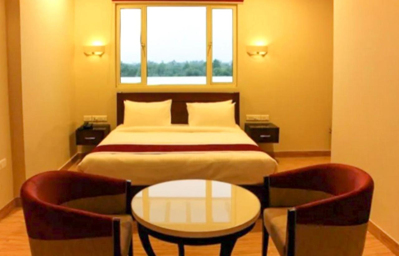 Delux Plaza By Wb Inn Agra  Exterior photo