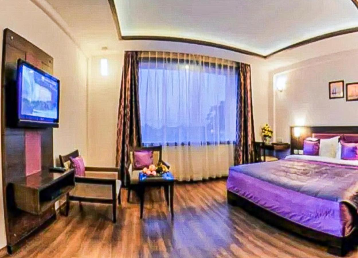Delux Plaza By Wb Inn Agra  Exterior photo